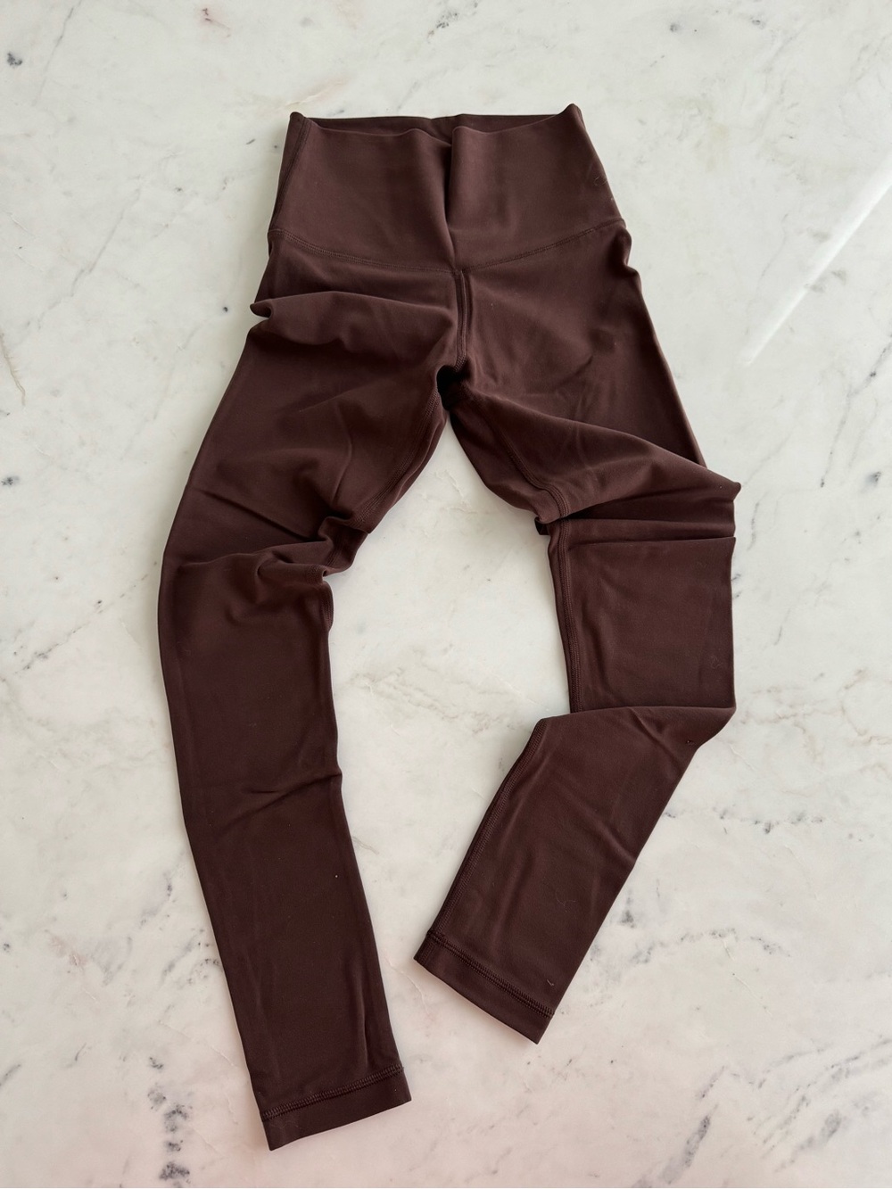 Aritzia TnaBUTTER Atmosphere High-Rise Ankle Leggings in Dark Brown - 2XS